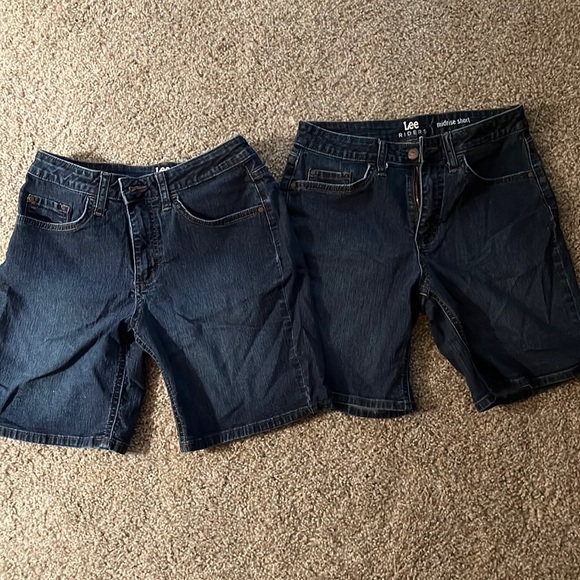 2 Mid-rise Jean shorts - Picture 1 of 2
